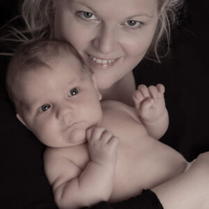 Baby mit Mutter am Shooting