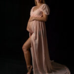 Babybauchshooting mit rosa Shootingkleid