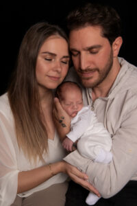 Newbornsfotos mit Eltern für Babyfotos mit Mutter und Vater